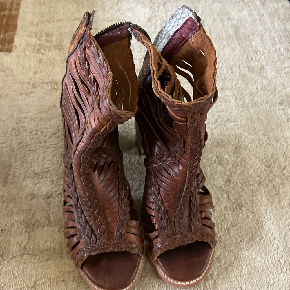 Brown Braided Leather Sandals with Open Toe